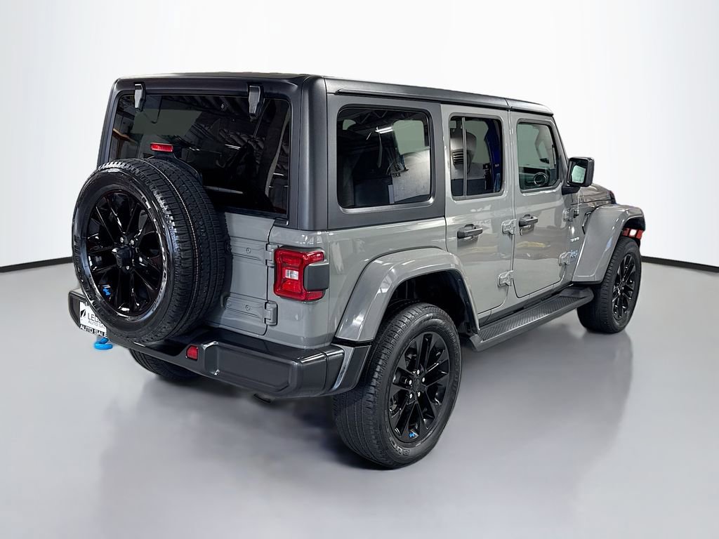 Used 2023 Jeep Wrangler Unlimited Sahara w/ Cold Weather Group AWD/4WD image 7