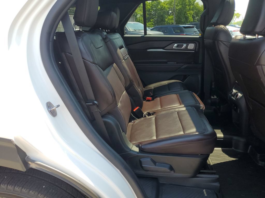 Used 2025 Ford Explorer Platinum AWD/4WD image 35