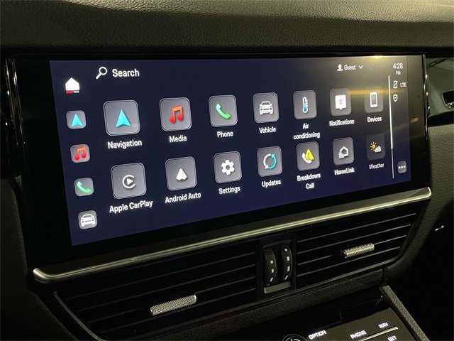 Certified 2022 Porsche Cayenne Platinum Edition image 28