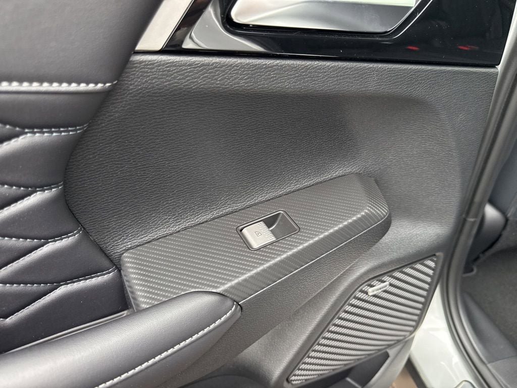 New 2026 Mitsubishi Outlander SEL FWD image 38