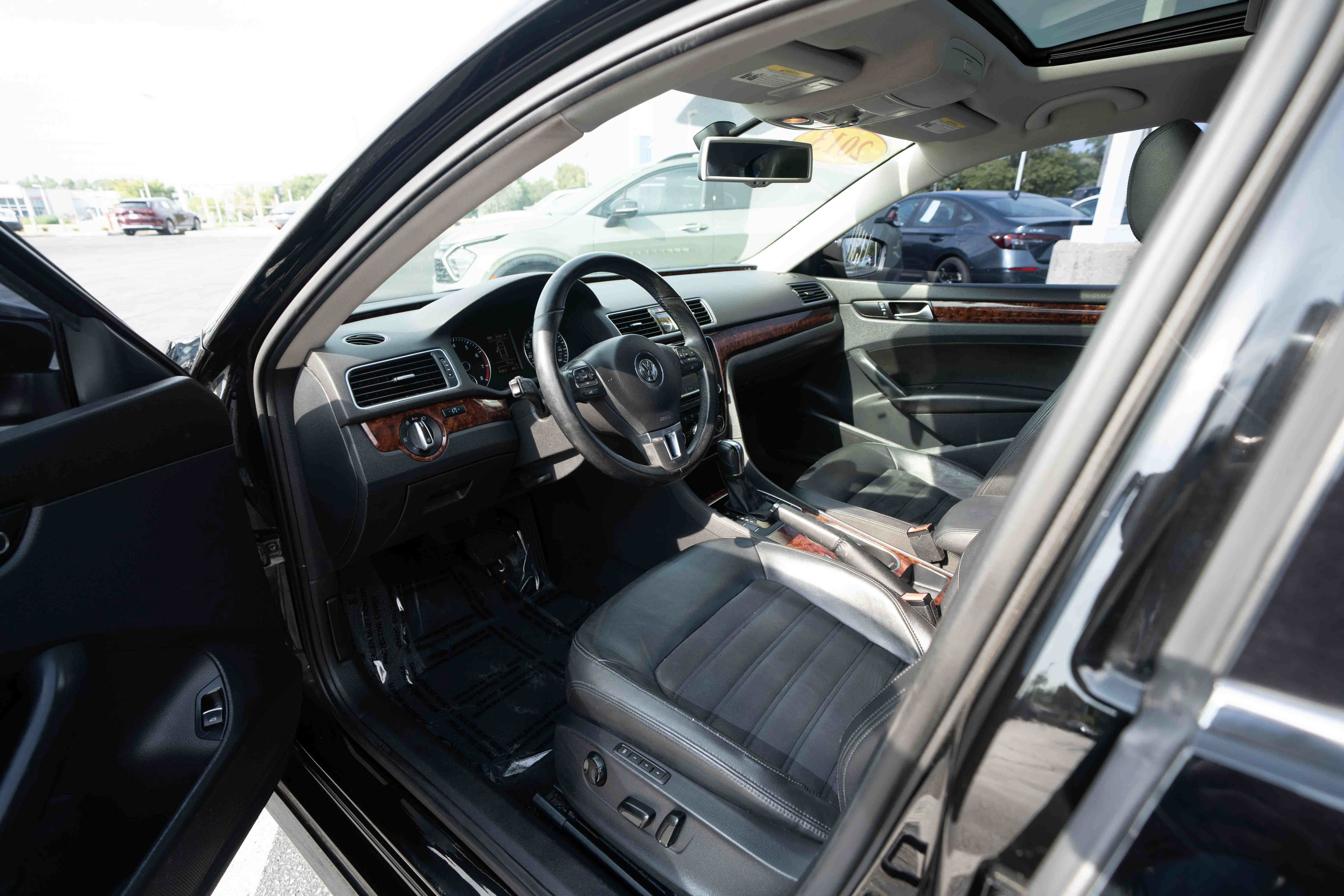 Used 2013 Volkswagen Passat 2.5 SEL Premium FWD image 8