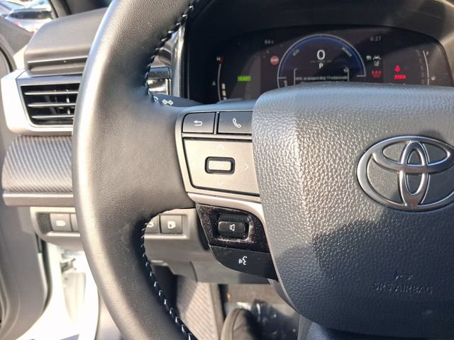 Used 2025 Toyota Camry SE FWD image 17