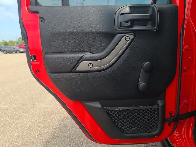 Used 2018 Jeep Wrangler Unlimited Sport w/ Connectivity Group AWD/4WD image 21