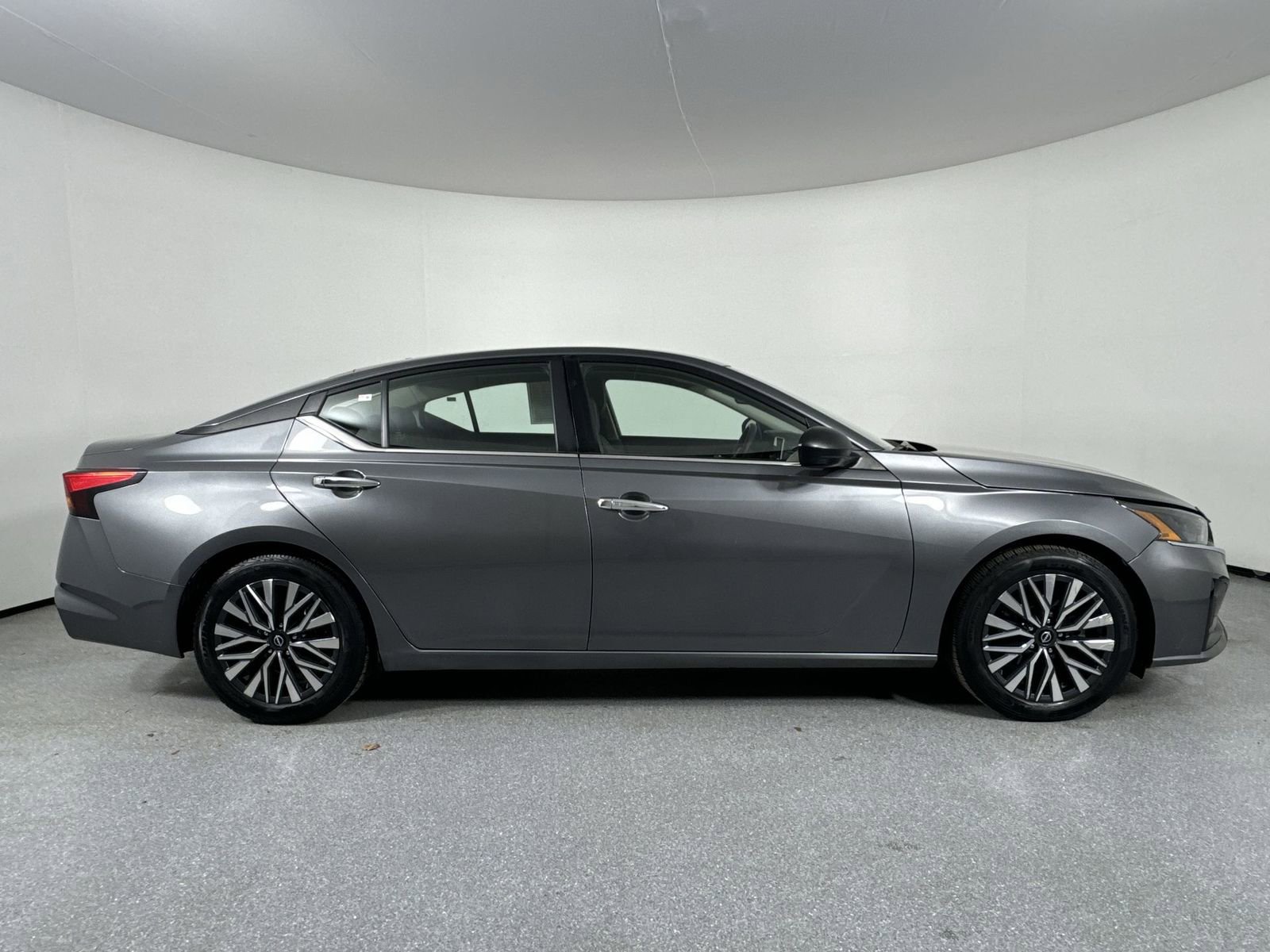 Certified 2024 Nissan Altima 2.5 SV image 36