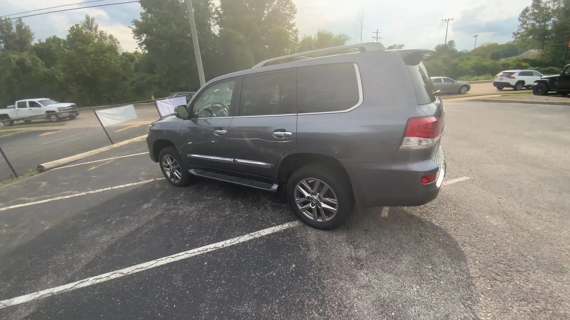 Used 2013 Lexus LX 570 4WD w/ Luxury Pkg image 6