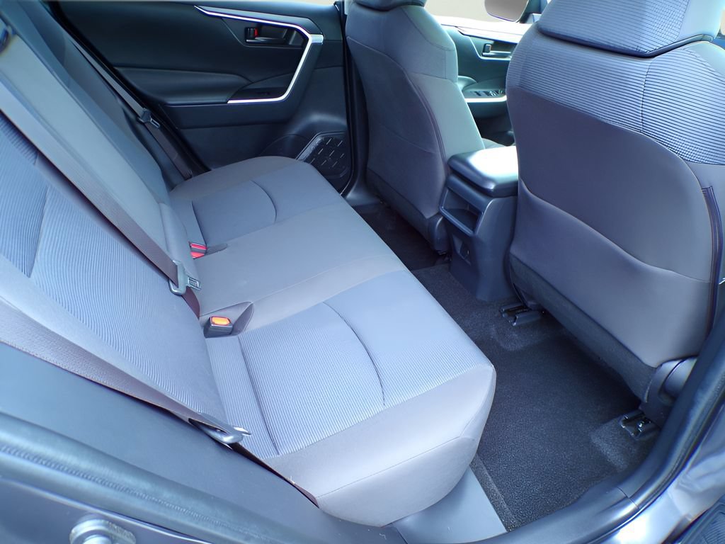 Used 2019 Toyota RAV4 LE w/ Carpet Mat Package AWD/4WD image 7