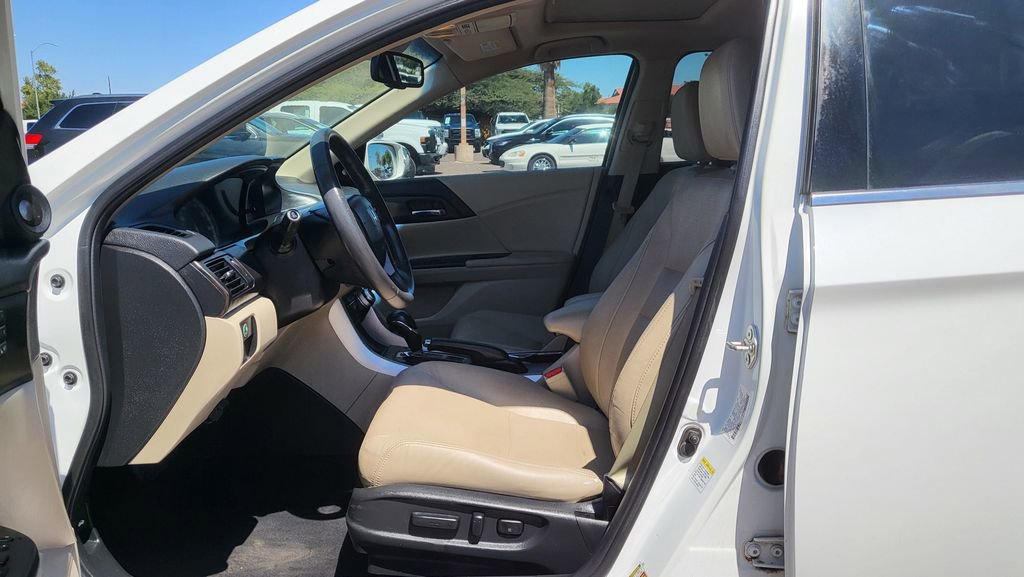 Used 2014 Honda Accord Touring image 23
