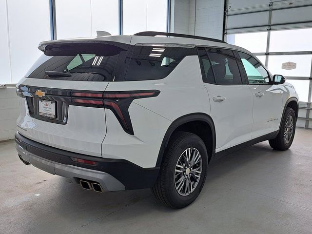 Used 2025 Chevrolet Traverse LT image 5