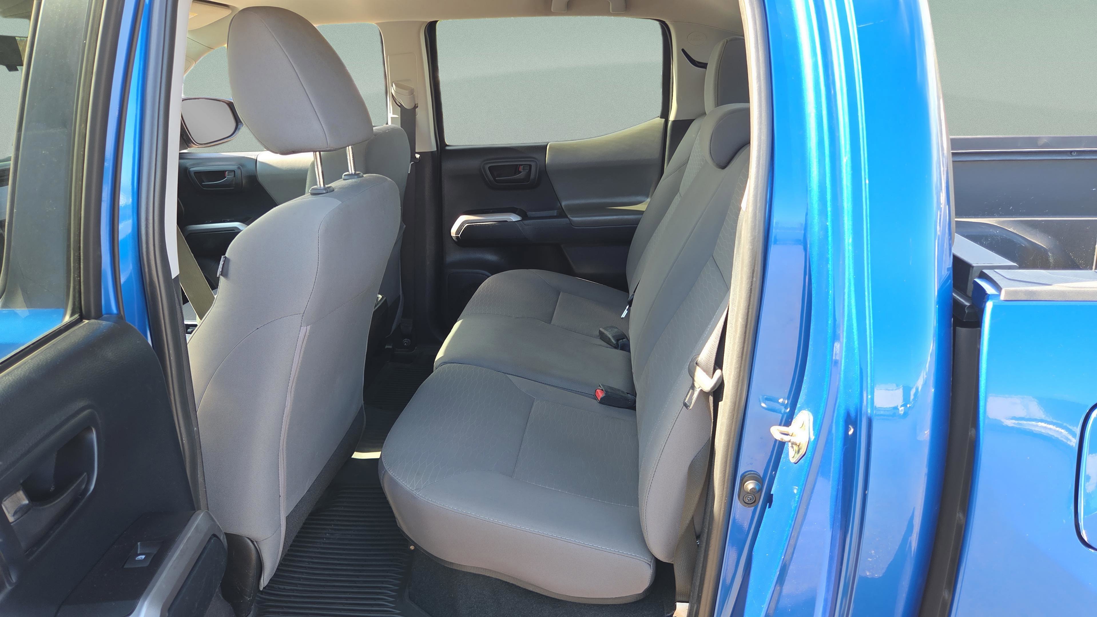 Used 2016 Toyota Tacoma SR5 w/ Towing Package image 14
