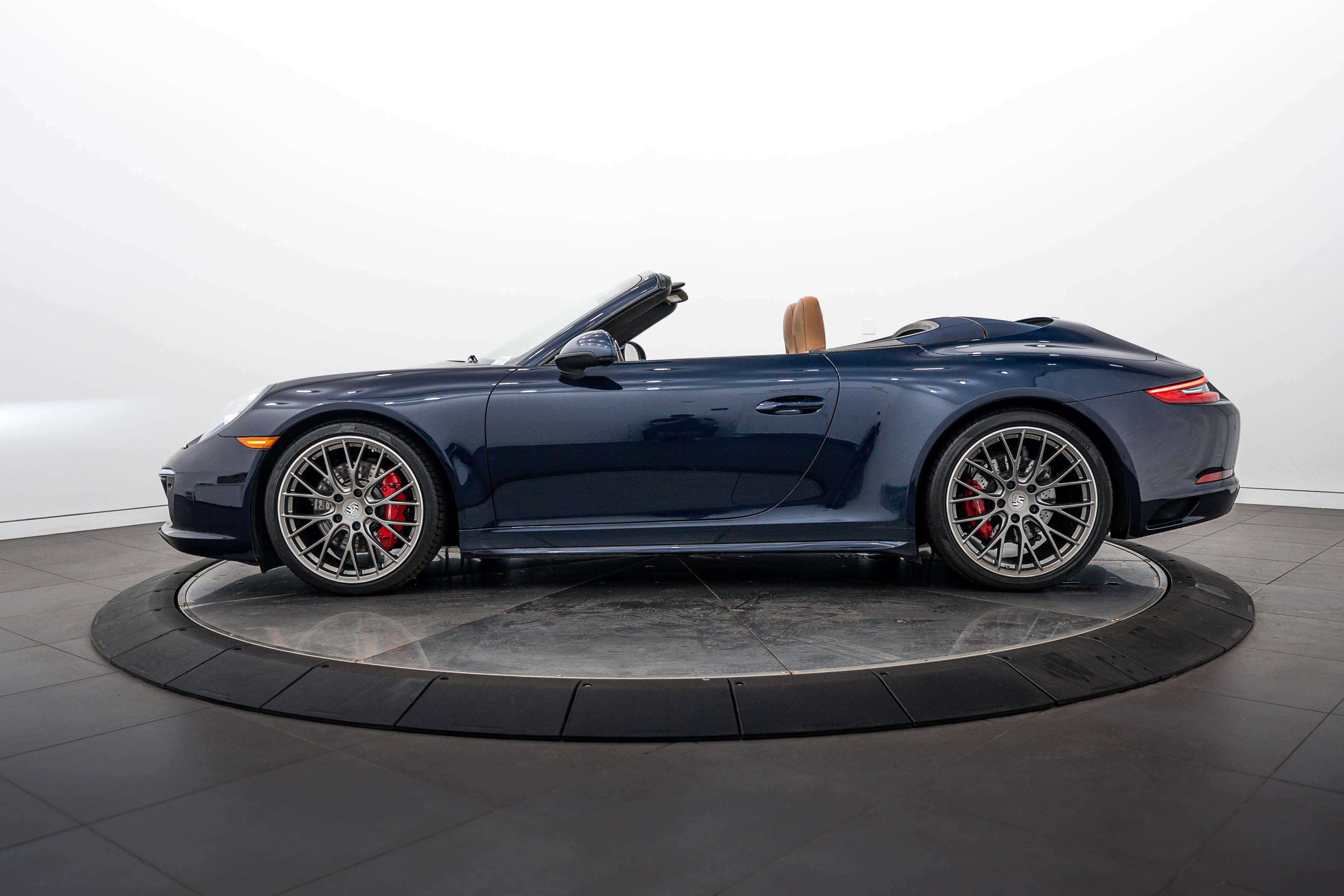 Certified 2017 Porsche 911 Carrera 4S AWD/4WD image 2