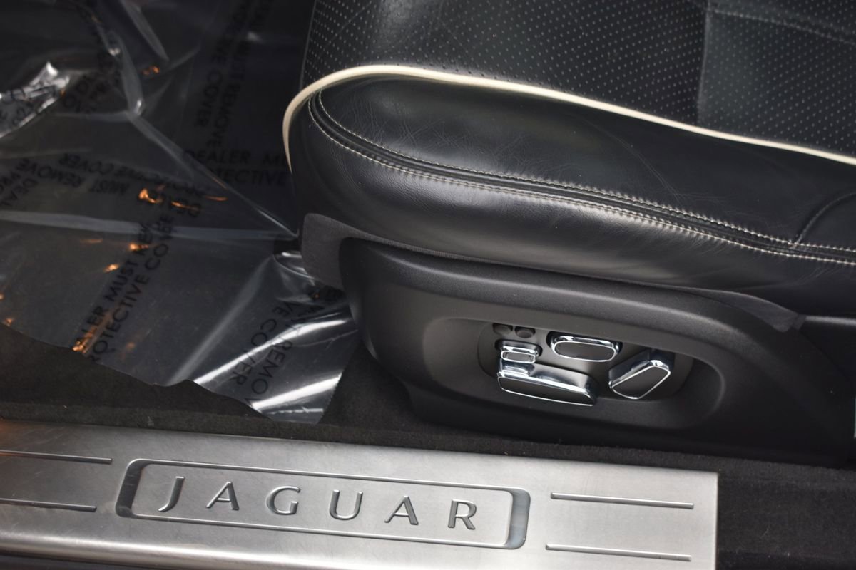 Used 2013 Jaguar XJ L Supercharged image 21