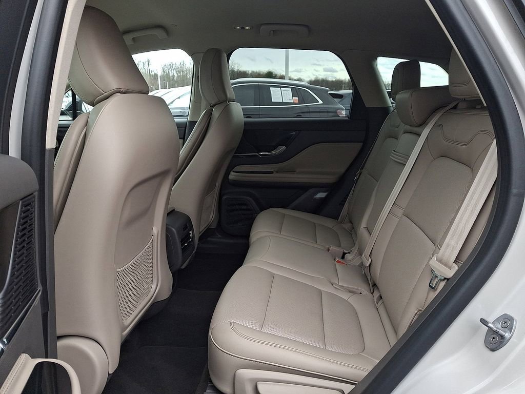 Certified 2022 Lincoln Corsair AWD w/ Equipment Group 101A image 10