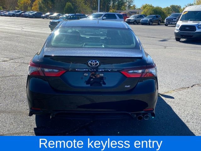 Used 2022 Toyota Camry SE image 5