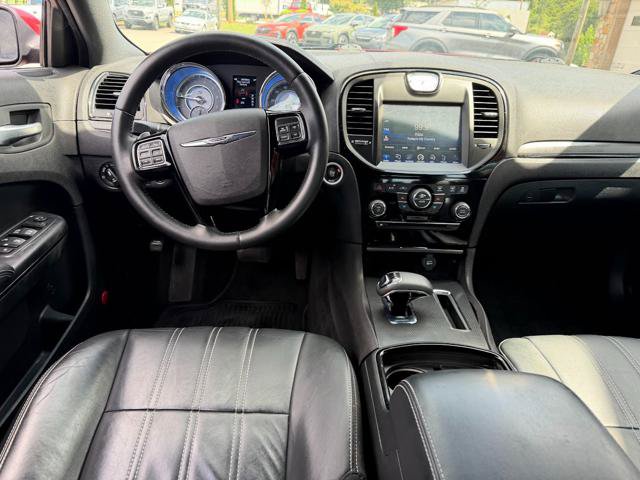 Used 2014 Chrysler 300 S RWD image 6