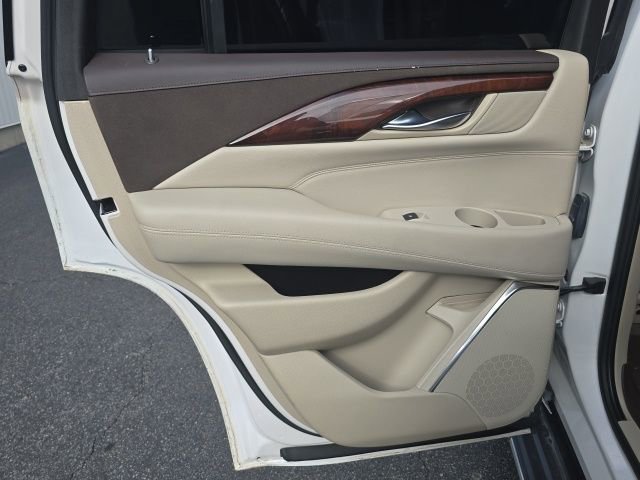 Used 2016 Cadillac Escalade Luxury image 20