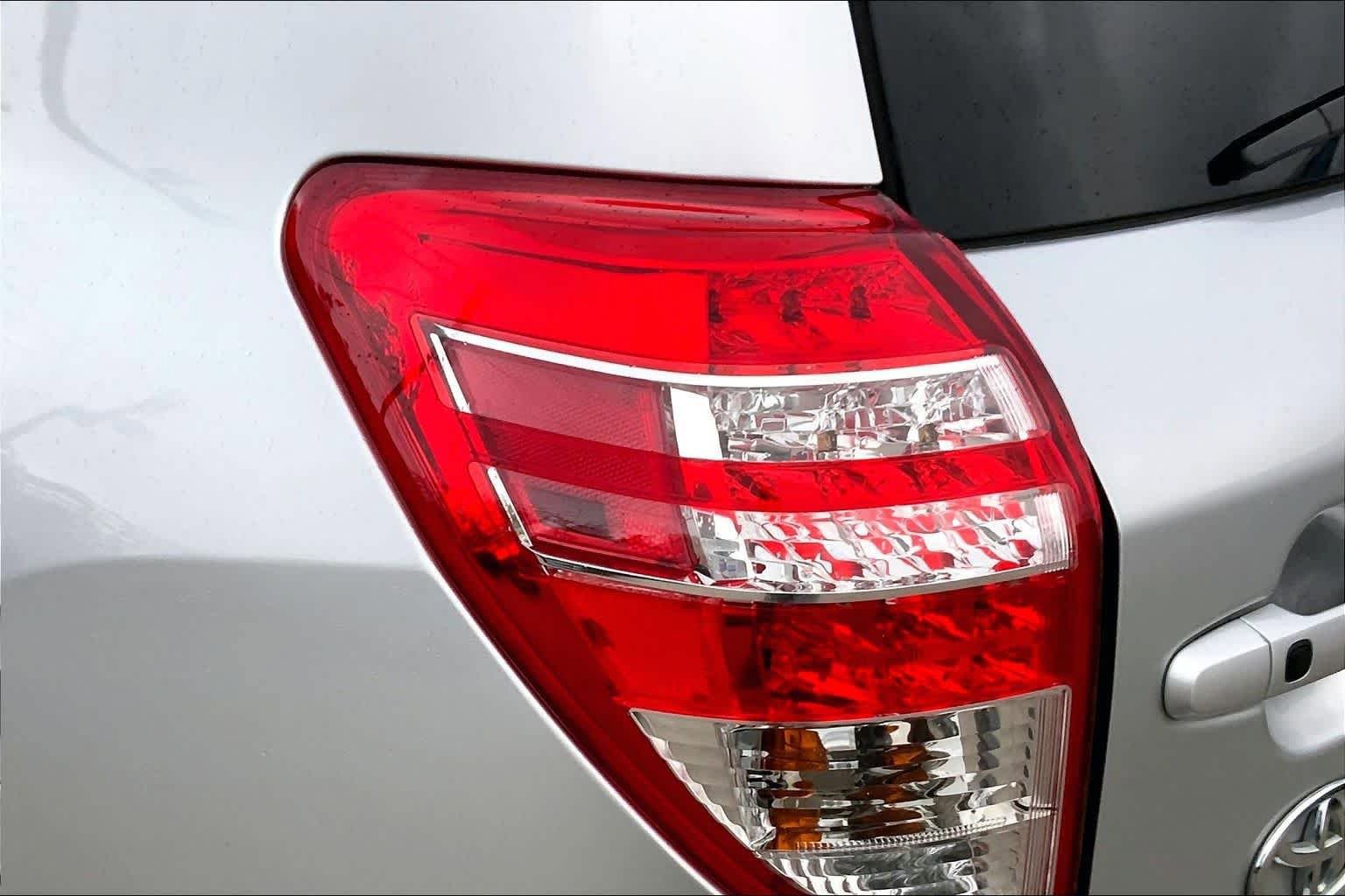 Used 2010 Toyota RAV4 Limited AWD/4WD image 27