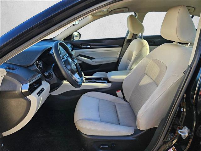 Used 2024 Nissan Altima 2.5 SV FWD image 21