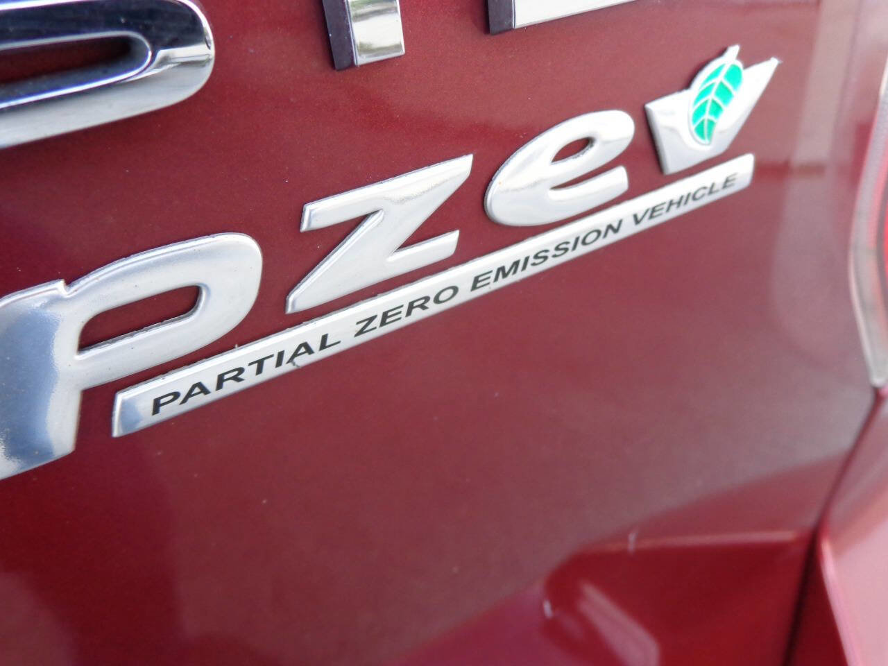 Used 2015 Subaru Forester 2.5i Premium w/ All-Weather Package image 31