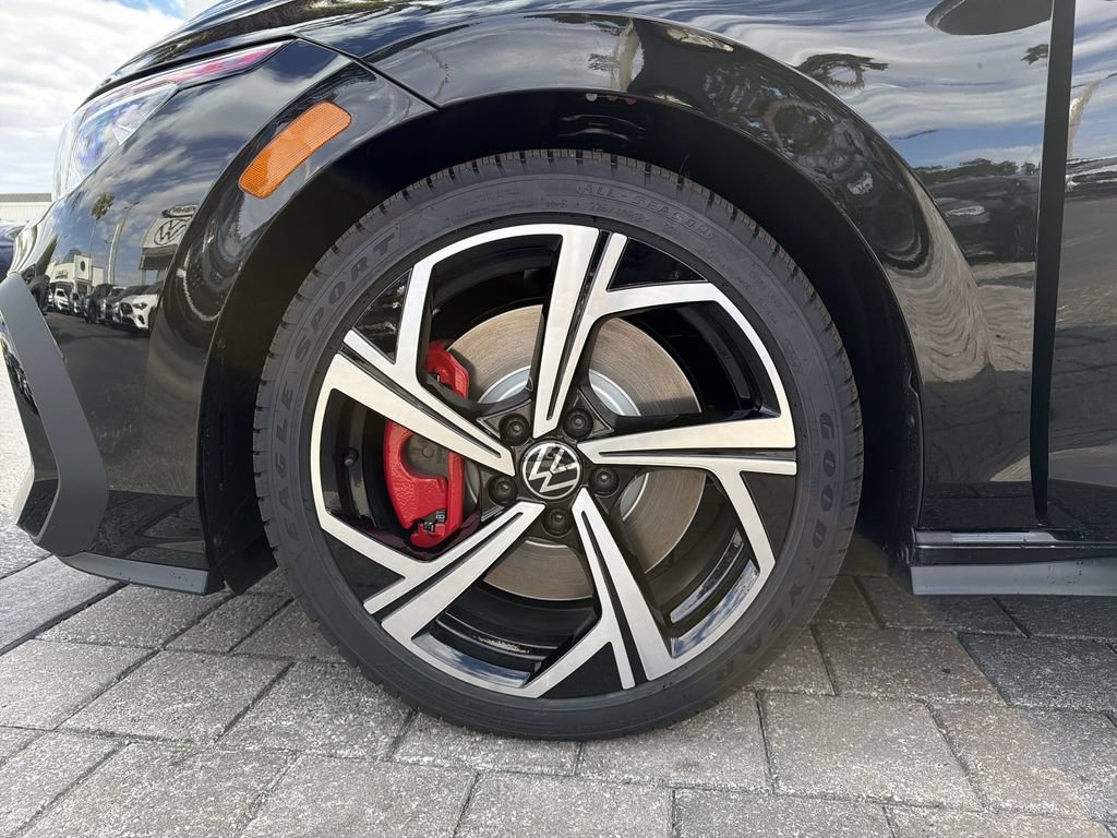 New 2026 Volkswagen GTI SE FWD image 32