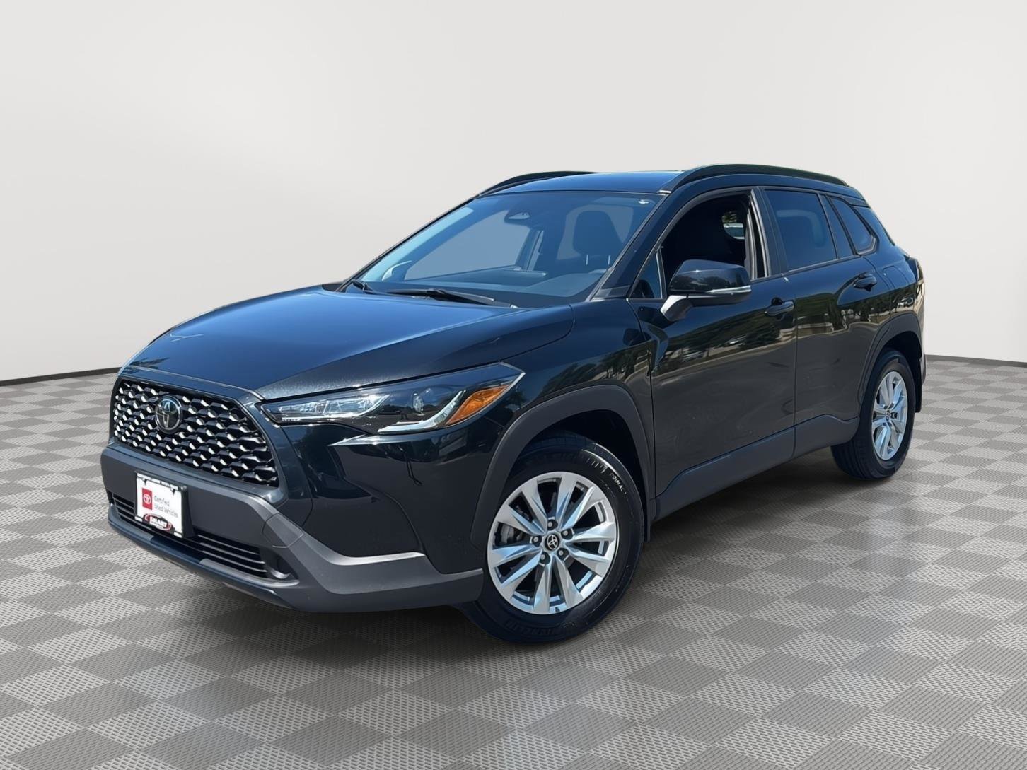 Used 2024 Toyota Corolla Cross LE w/ Moonroof Package