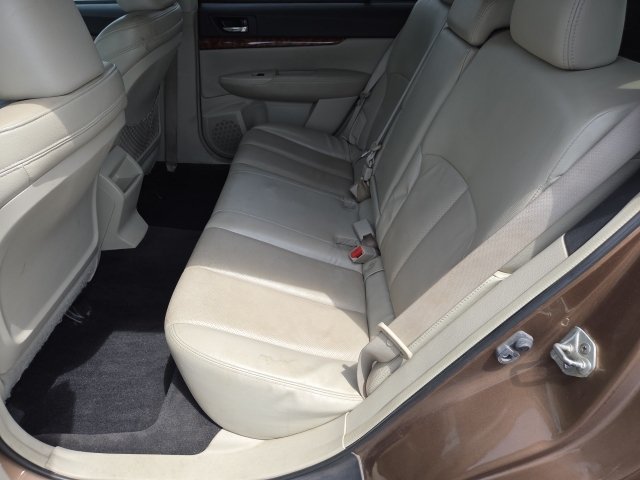 Used 2011 Subaru Outback 3.6R Limited AWD/4WD image 13