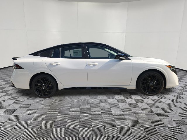 New 2027 Nissan Sentra SR w/ SR Premium Package FWD image 4