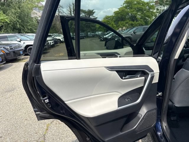 Used 2019 Toyota RAV4 XLE w/ Carpet Mat Package AWD/4WD image 36