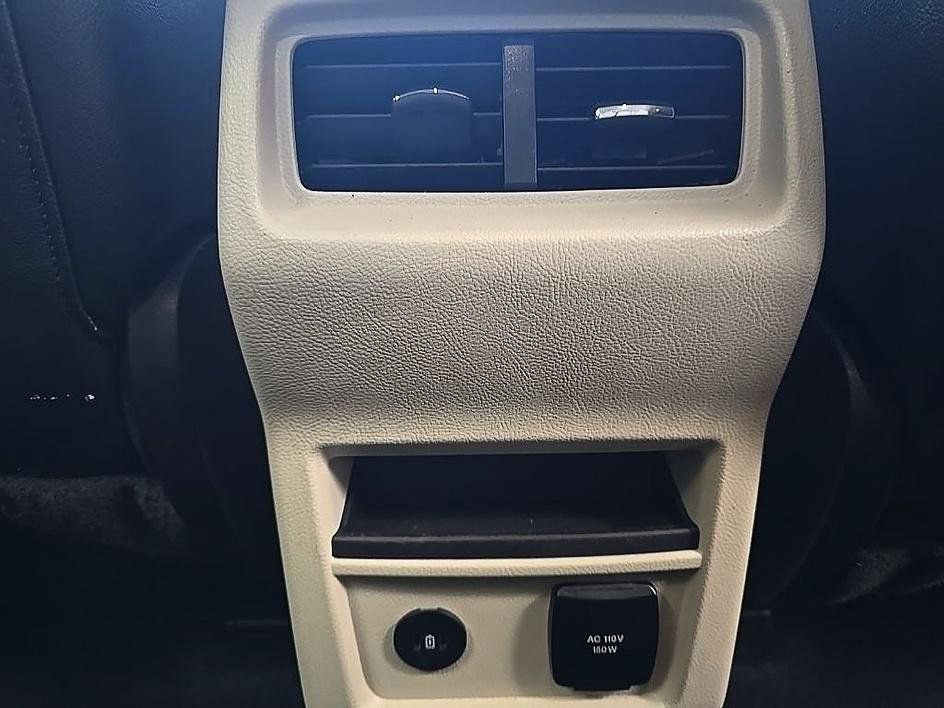 Used 2023 Ford Edge Titanium AWD/4WD image 37