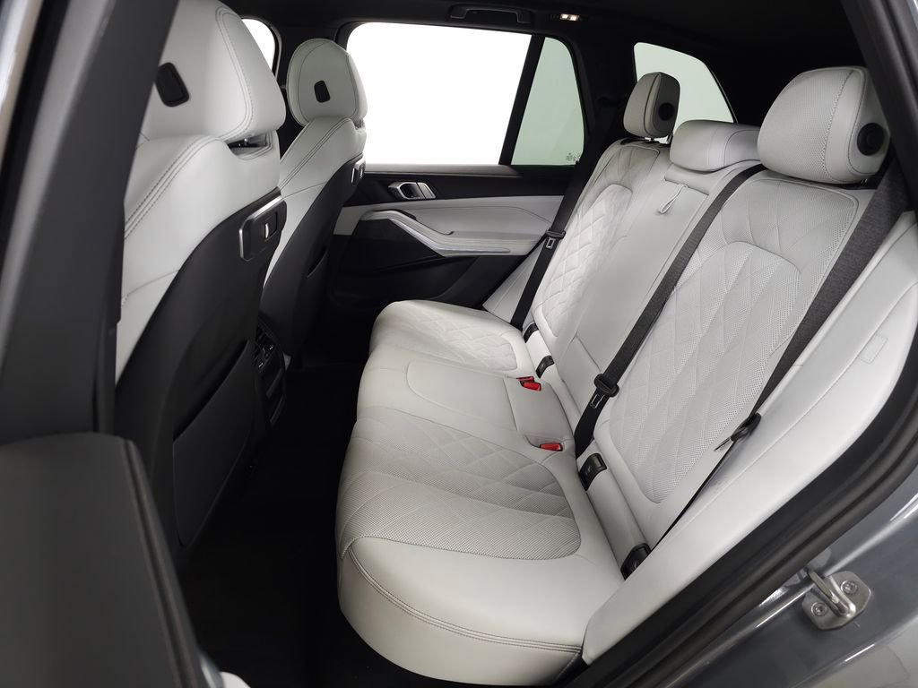 Used 2024 BMW X5 xDrive40i image 34