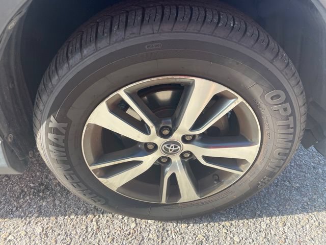 Used 2018 Toyota RAV4 XLE FWD image 7