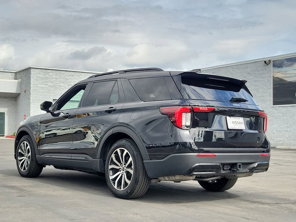 Used 2025 Ford Explorer ST-Line RWD image 2