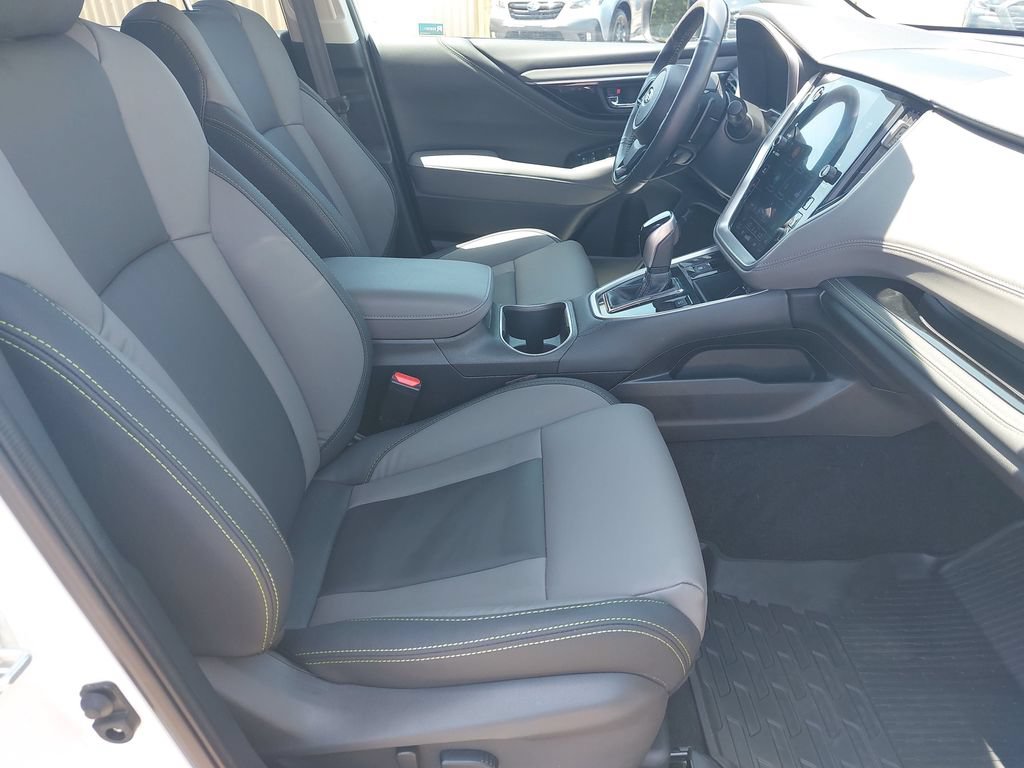 Used 2025 Subaru Outback Onyx Edition XT AWD/4WD image 10