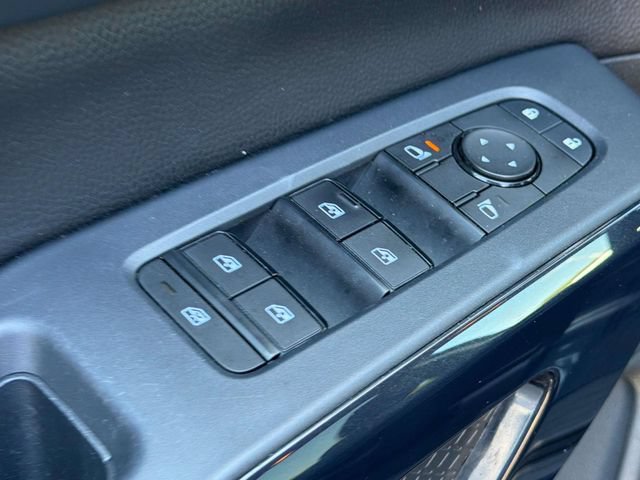 Certified 2025 Nissan Pathfinder SV FWD image 25