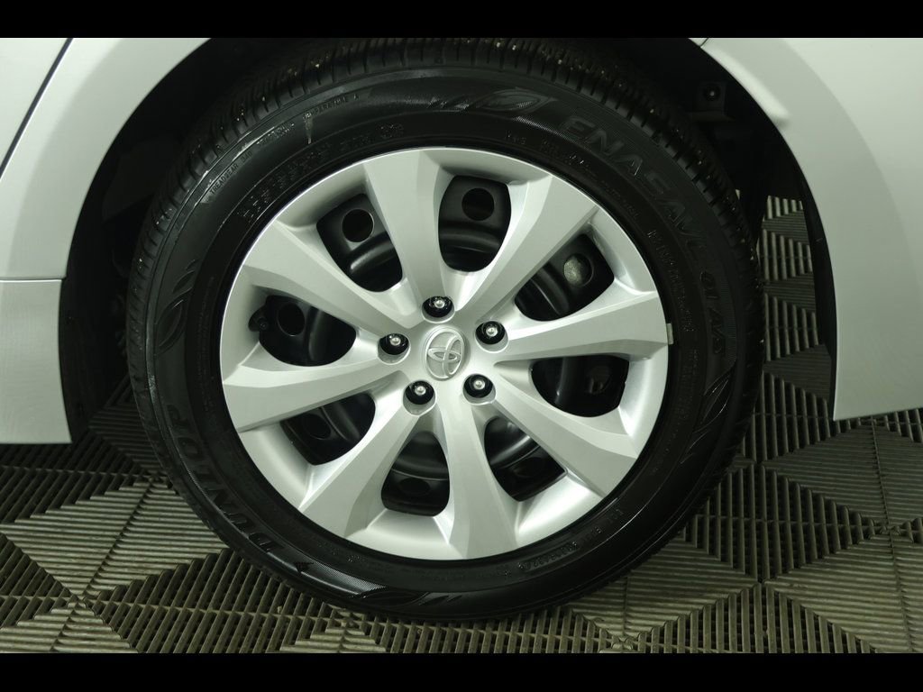 Used 2025 Toyota Corolla LE image 13