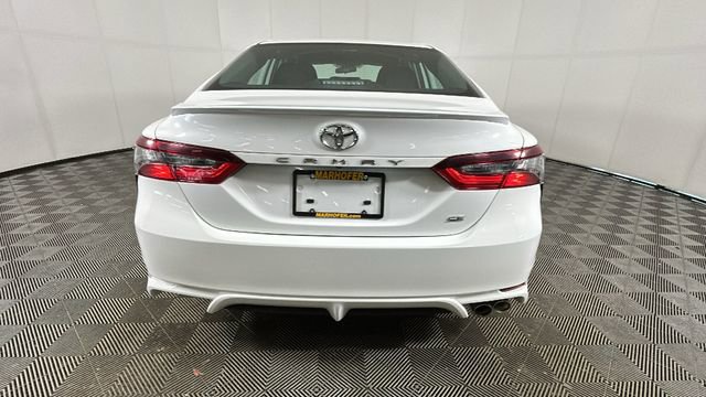 Used 2024 Toyota Camry SE FWD image 3
