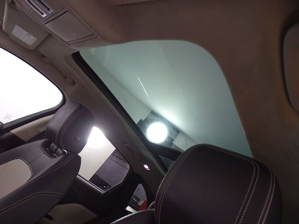 Used 2019 Jaguar F-PACE R-Sport image 11