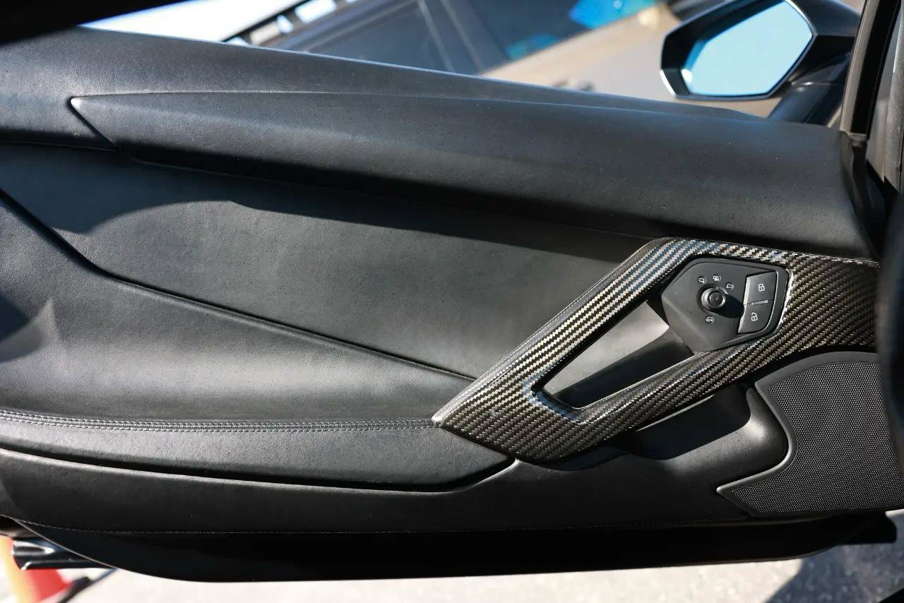 Used 2012 Lamborghini Aventador LP 700-4 image 39