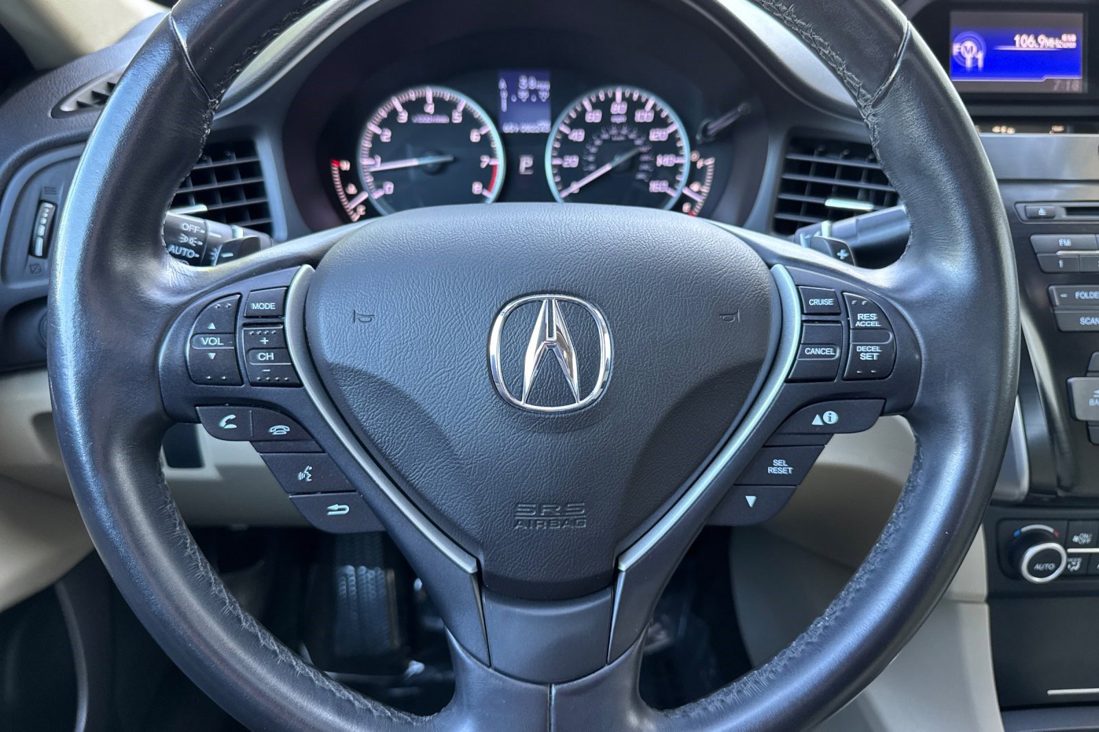 Used 2017 Acura ILX FWD image 16
