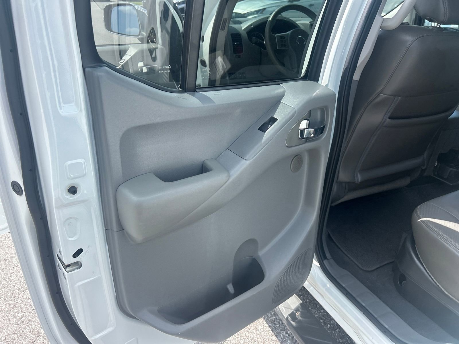 Used 2019 Nissan Frontier SL image 21