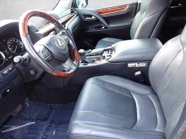 Used 2017 Lexus LX 570 4WD w/ Luxury Package image 13