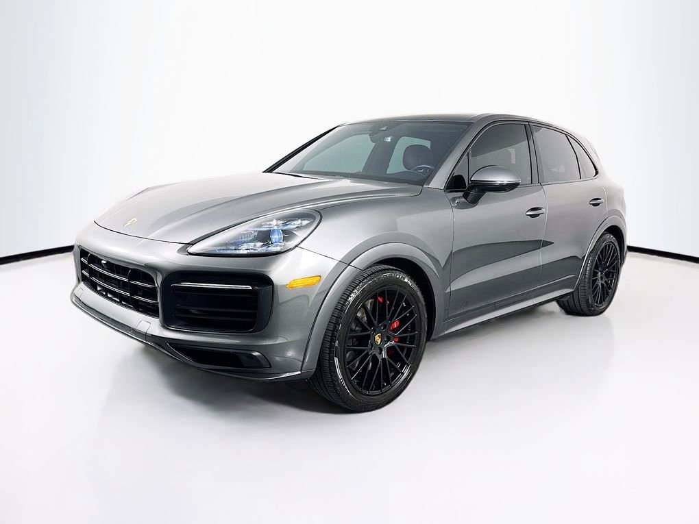 Used 2021 Porsche Cayenne GTS image 3