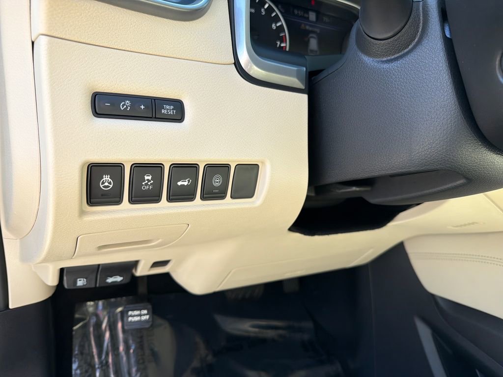 Used 2023 Nissan Murano SL w/ Cargo Package image 19