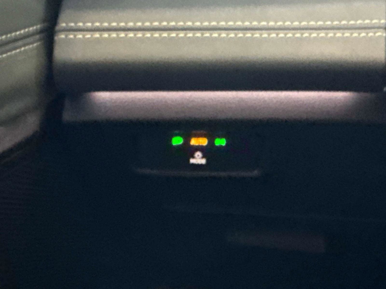 New 2026 Volkswagen Tiguan SE image 32