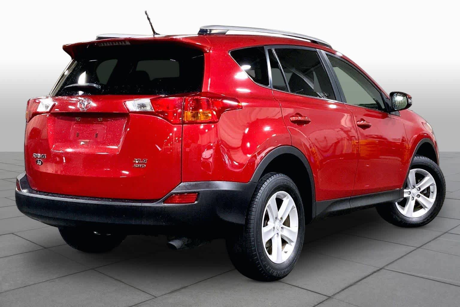 Used 2013 Toyota RAV4 XLE AWD/4WD image 13
