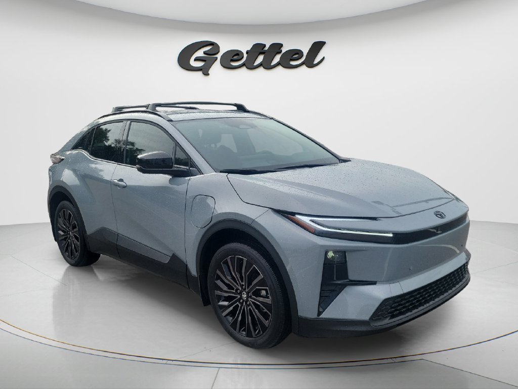 Used 2026 Toyota C-HR AWD/4WD image 3