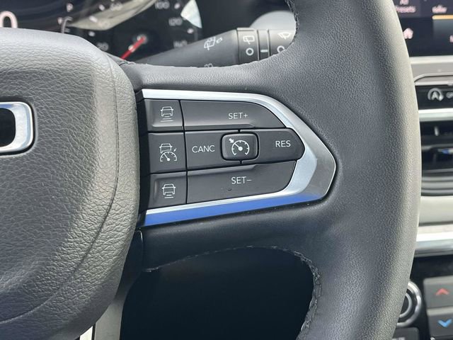 Used 2023 Jeep Compass Limited image 27