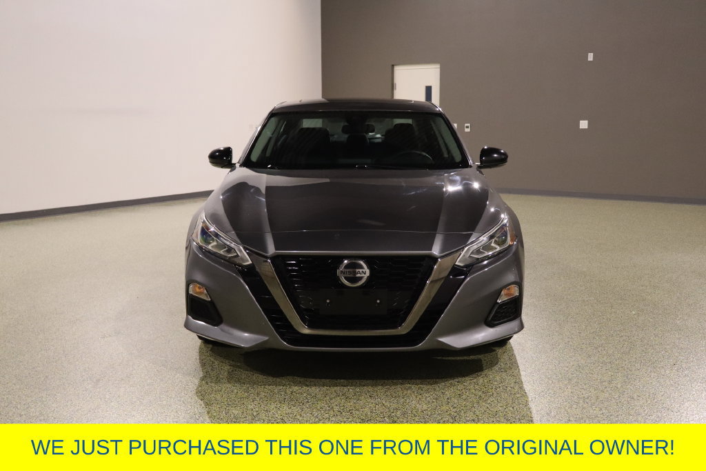 Used 2020 Nissan Altima 2.5 SR w/ Premium Package FWD image 3