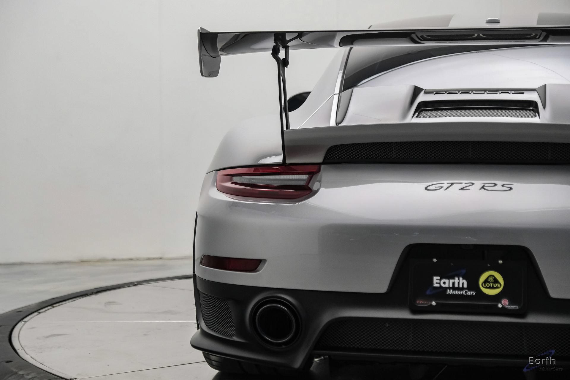 Used 2018 Porsche 911 GT2 RS RWD image 16