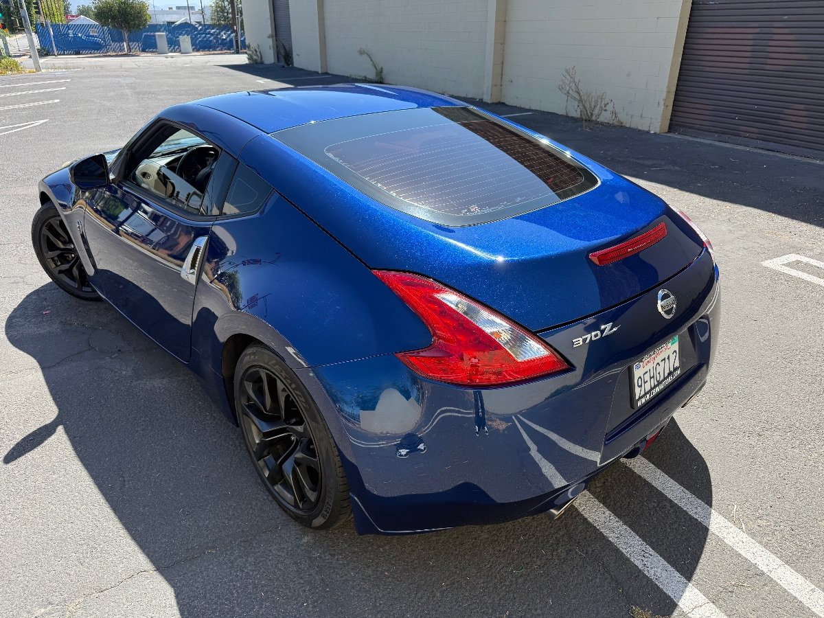 Used 2016 Nissan 370Z Coupe RWD image 5
