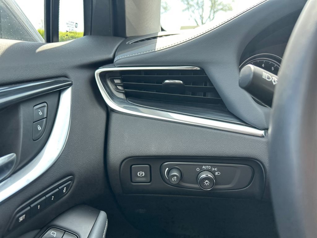 Used 2020 Buick Enclave Premium w/ Surround and Sites Package image 18